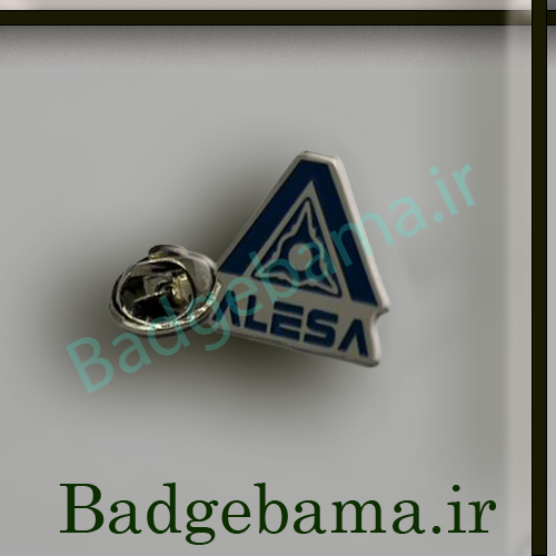 لوگو فلزی روی لباس